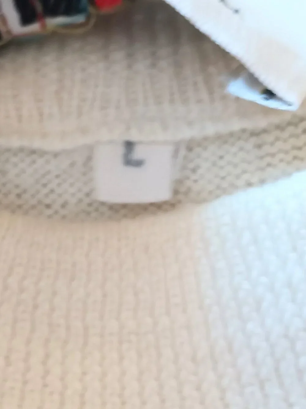 Vintage 1980s Fiji Lightweight White Knit Mock Neck Large Sweater